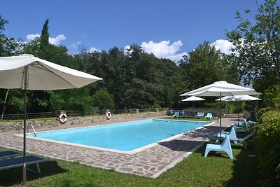 Angenehme Wohnung mit Schwimmbad