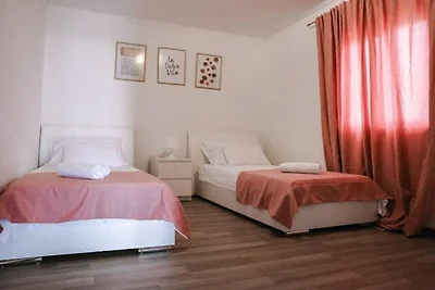 Exclusive Elegant Villa with Pool in Kastel N...