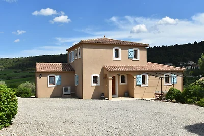 Graziosa villa con piscina a...