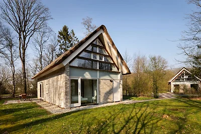 Lussuosa villa con 2 bagni e solarium, a 8 km...