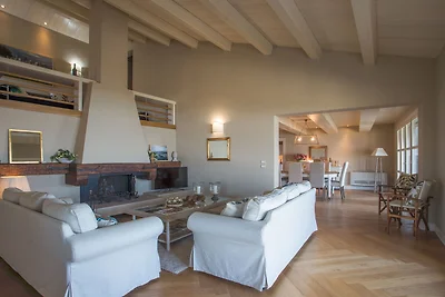 Moderne Villa in Magione mit Swimmingpool