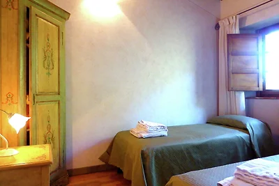 Ferienhaus in Montecarelli mit Swimmingpool