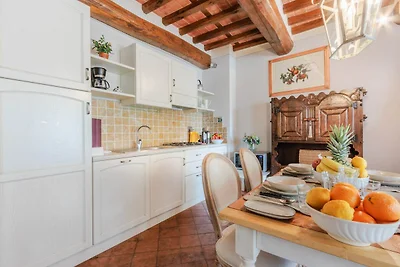 Casale a Lucca con vista sui vigneti