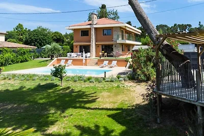 Villa in Mougins mit Pool und Baumhaus
