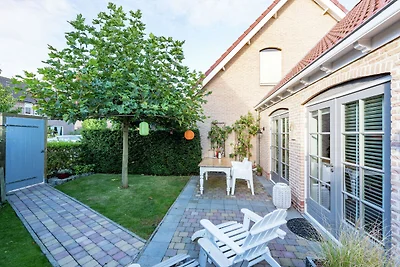 Ferienhaus in Ovezande mit Terrasse
