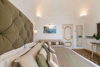 Moderne Villa in Positano mit Swimmingpool