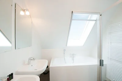 Lodge dal design moderno con microonde...