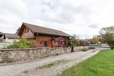 Spazioso chalet con piscina ad Abbevillers