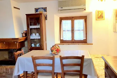 Vrijstaand landhuis in Toscane met boomgaard