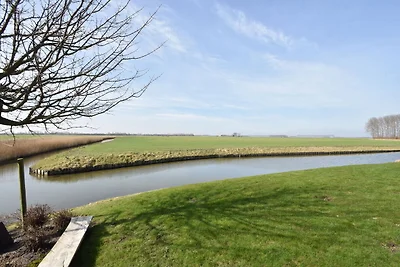 Schönes Ferienhaus in Kattendijke am See