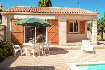 Bella casa vacanza con piscina a Argeliers
