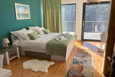 Beachfront Luxury Villa with Private Pool and...