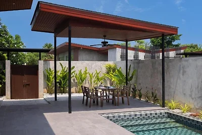 Elegante Deluxe-Poolvilla als Rückzugsort