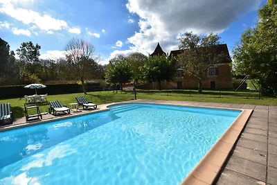 Ferienhaus in Besse mit Swimmingpool