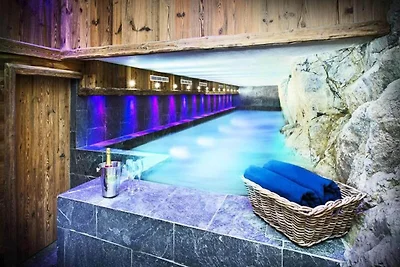 Chalet in Val d'Isère mit Innenpool