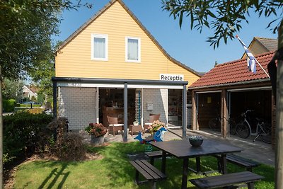 Ruim vakantiehuis met sauna nabij strand