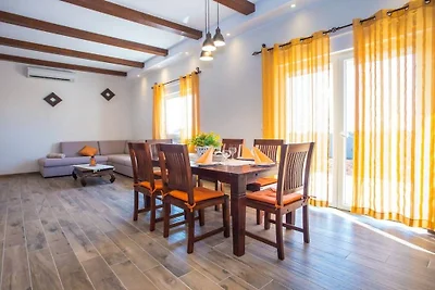 Ferienhaus in Marcana mit Schwimmbecken