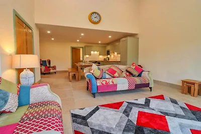 Hütte in Cotswolds mit Whirlpool & Garten