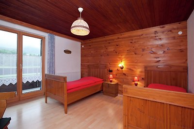 Brillantes Ferienhaus mit Terrasse in...