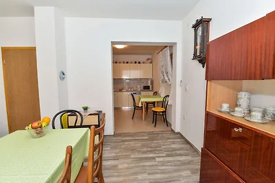 Ferienhaus in Veli Iz mit umzהuntem Garten