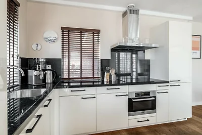 Apartment with Scheveningen harbor view