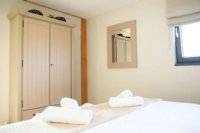Moderna casa vacanze con giardino ad...