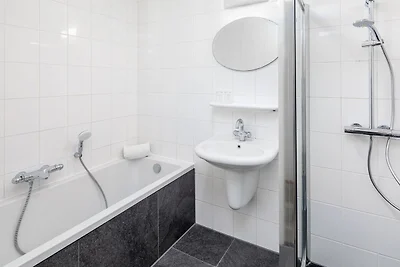Villa ristrutturata con 3 bagni spiaggia a 6...