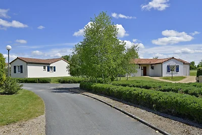 Villa mit WiFi, in natürlicher Umgebung