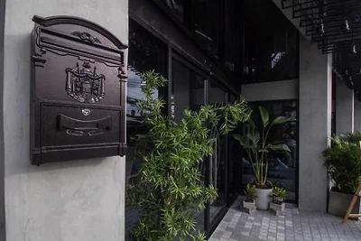 Executive Suite Chic | Bangkok City