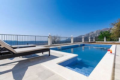 Moderne villa op 28 km van Dubrovnik in rusti...