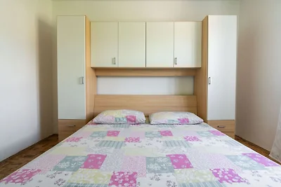 Casa vacanze a Rogoznica vicino alla Seabeach
