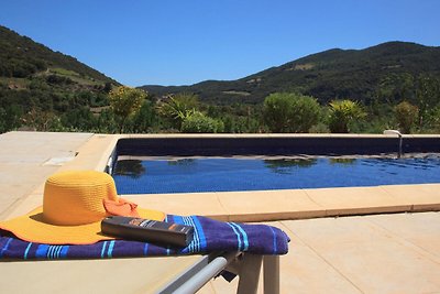 Moderne Villa mit privatem Pool in Roquebrun