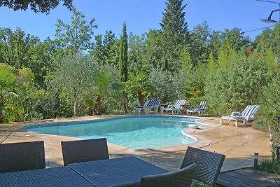 Villa moderna a Garéoult con piscina privata