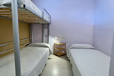 Apartment for 6 people near sand beach