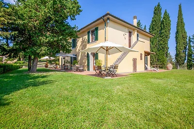Elegantes Ferienhaus mit Sprudelbad