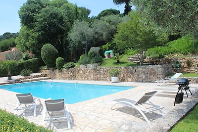 Vintage Villa in Grasse with Private Swimming...