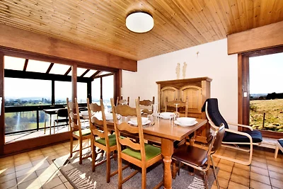 Ferienhaus in Nadrin mit privater Terrasse