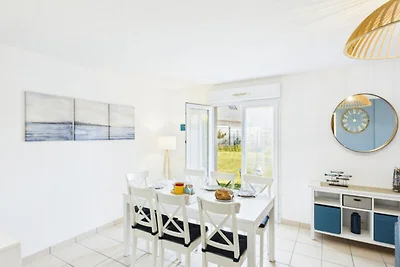 Haus nahe Skidivan Strand mit Garten