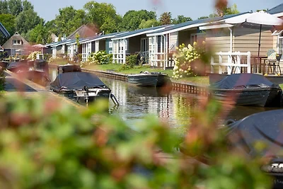 Chalet con due bagni e uno sloop, a Giethoorn