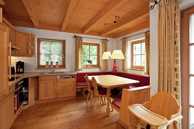 Ruhiges Chalet mit Sauna in Königsleiten