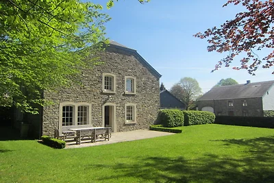 Ferienhaus in Offagne mit Terrasse