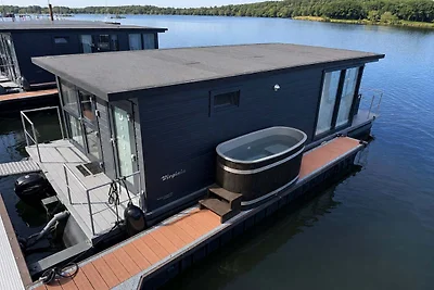 Hausboot-Marina mit Whirlpool