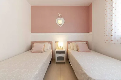 Schöne Wohnung in Roses mit Pool