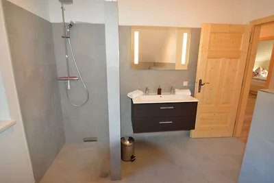Chalet nur 200 m vom Skilift mit Sauna