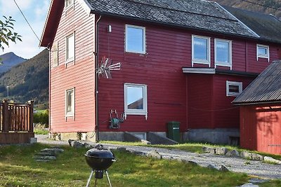 4 Sterne Ferienhaus in Måndalen
