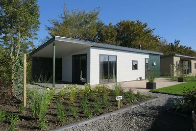 Ferienhaus in Bovenkarspel mit Terrasse