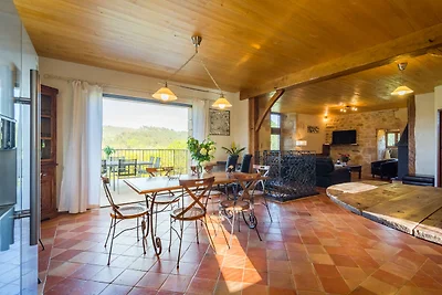 Ruhiges Ferienhaus mit Pool