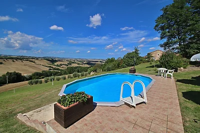Appartamento con piscina, giardino, BBQ e...
