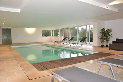 Chalet a Stoumont con piscina e sauna