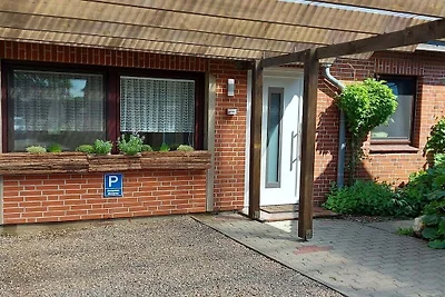 Bungalow in Niesgrau mit Schwimmbecken